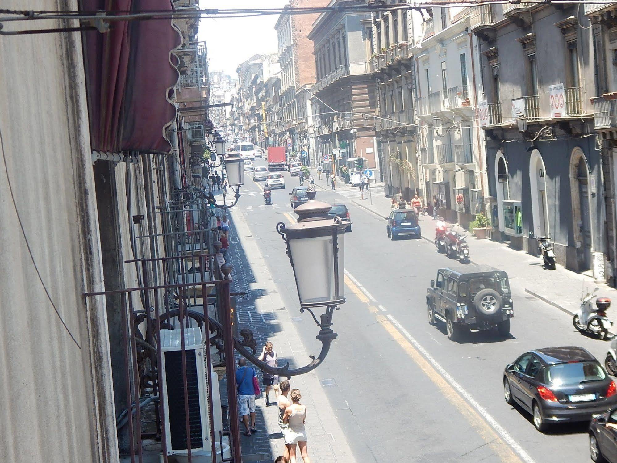 Albatro Rooms Catania Bagian luar foto